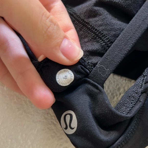 Lululemon Free To Be Serene Bra Black Sz 4 - Picture 4 of 4
